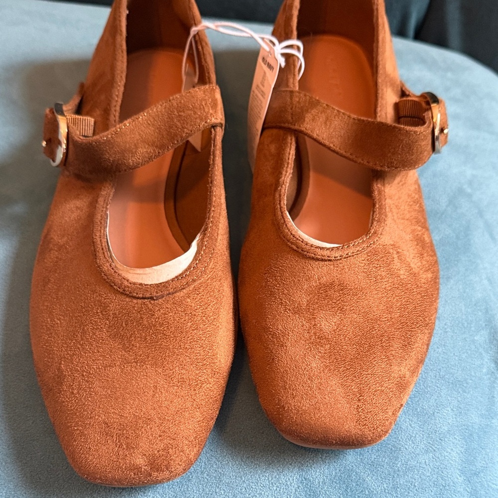 Old Navy Tan Suede Women's Flats